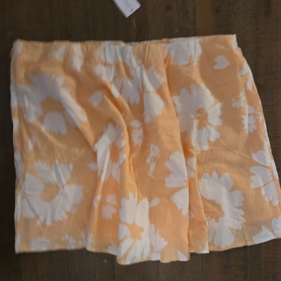 American Eagle Outfitters White and Orange Mini Skater Skirt - Picture 4 of 4
